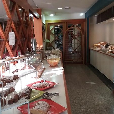Hotel Carol Rimini Luaran gambar
