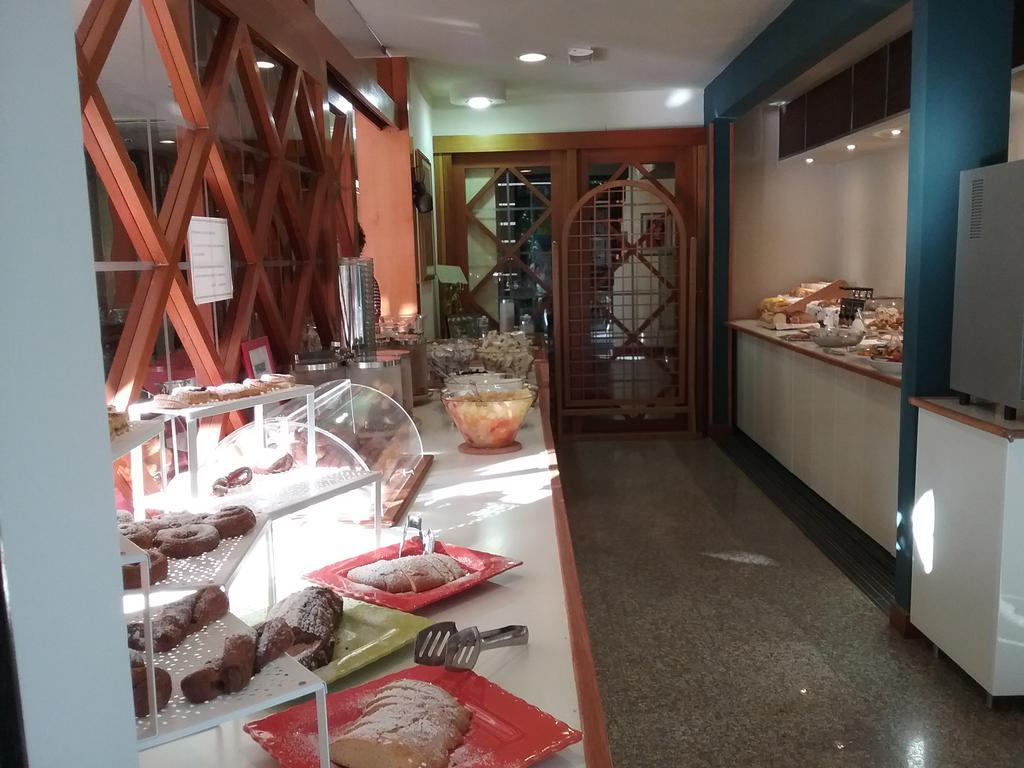 Hotel Carol Rimini Luaran gambar